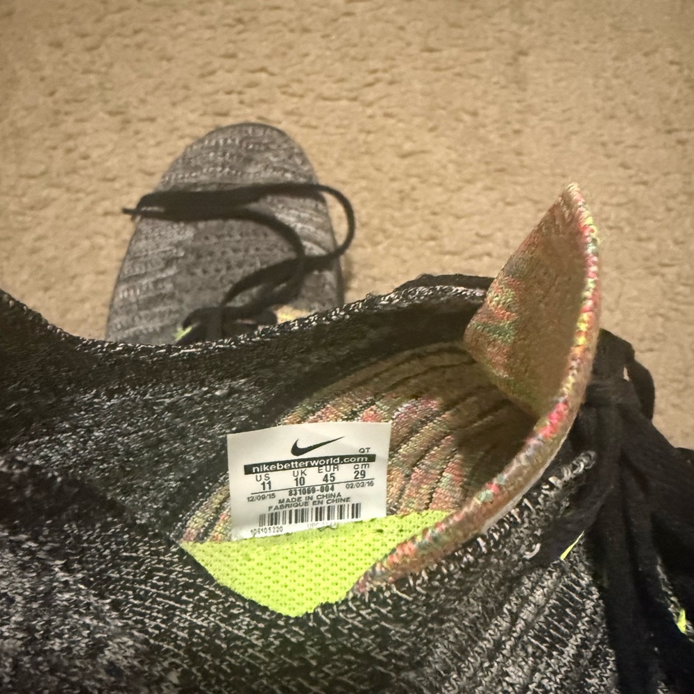 Nike Black and Multicolor Knit Running Shoes - Picture 8 of 8
